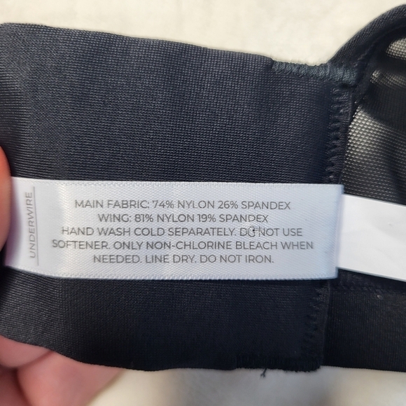 44B Livi High Impact Sports Bra with Underwire. Pink, black. - Picture 8 of 9